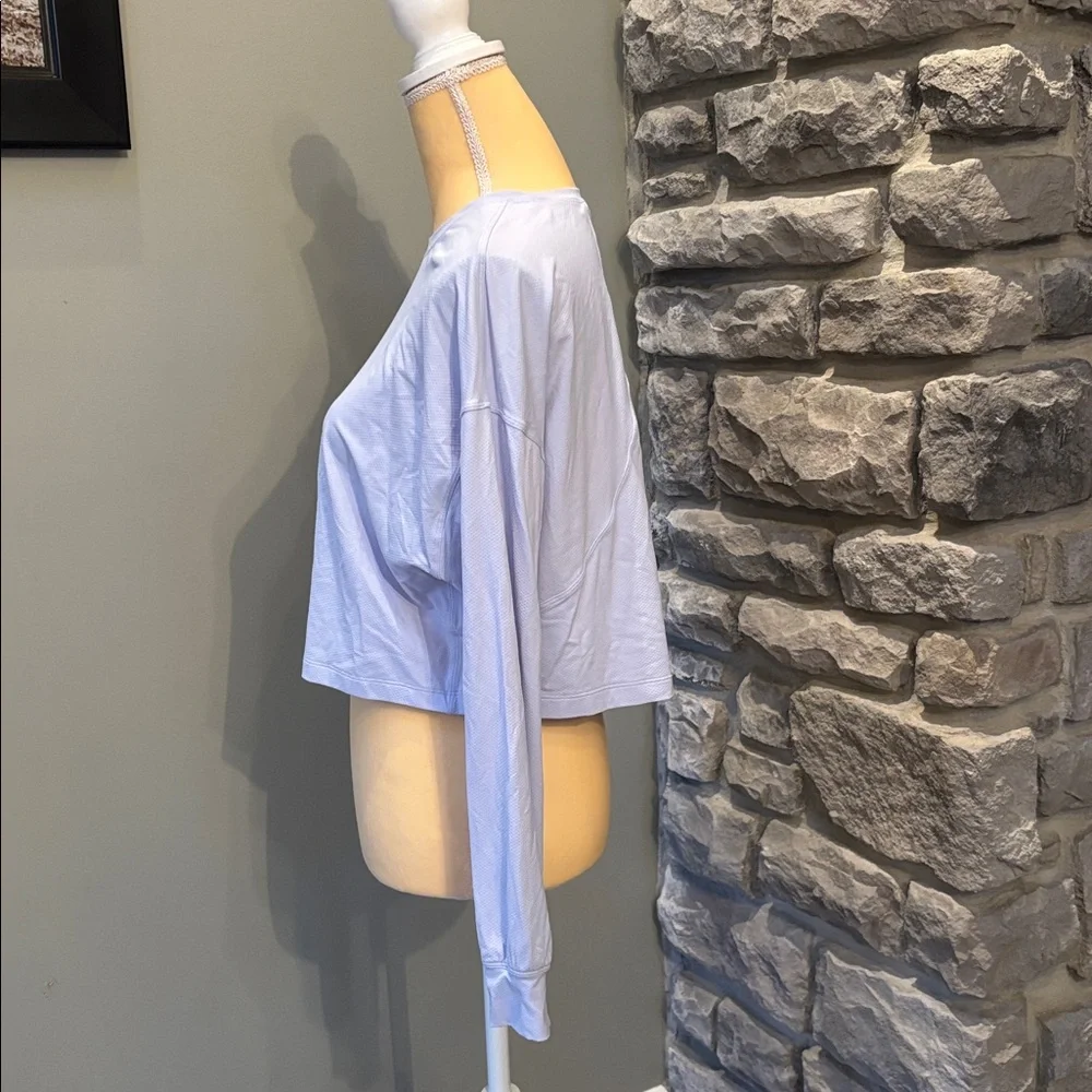 Lululemon Women’s Long Sleeve Crop Top, S, Light Blue - Picture 2 of 3